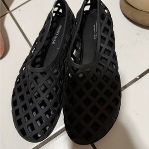 Project Cloud Women's Black Flats